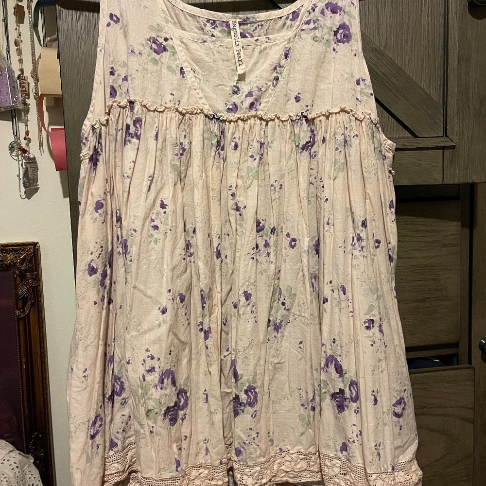 Vintage magnolia pearl floral tank